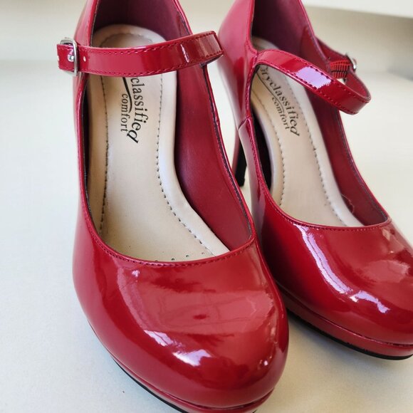 Pop Of Red Torrie Red Shiny Mary Jane Platform Heels City Classified Comfort 6M - Picture 2 of 14